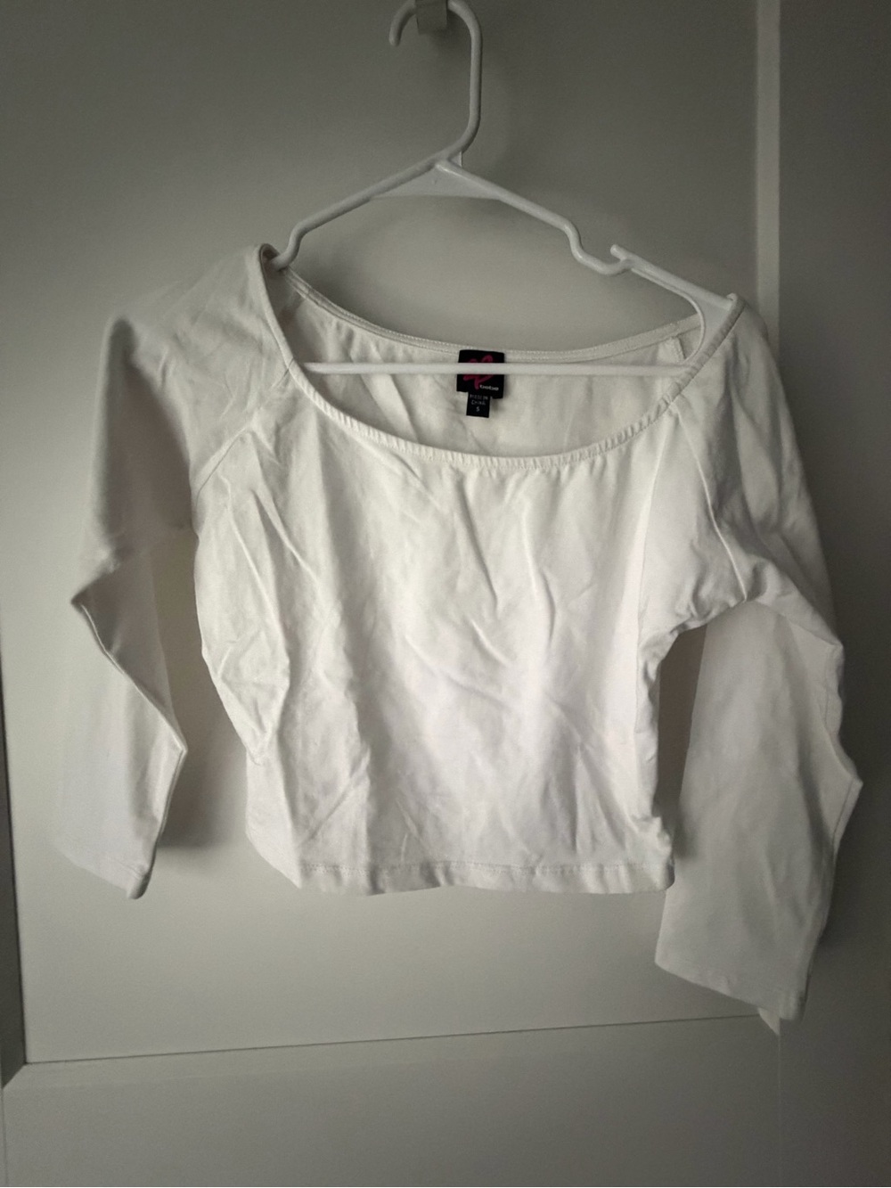 bebe White Scoop-Neck Crop Top 2B - S Casual Balletcore